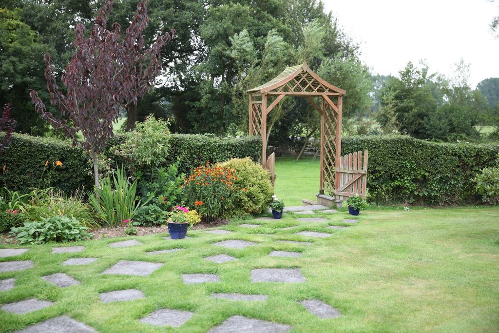 カロンプトン Weir Mill Farm Bed & Breakfast エクステリア 写真