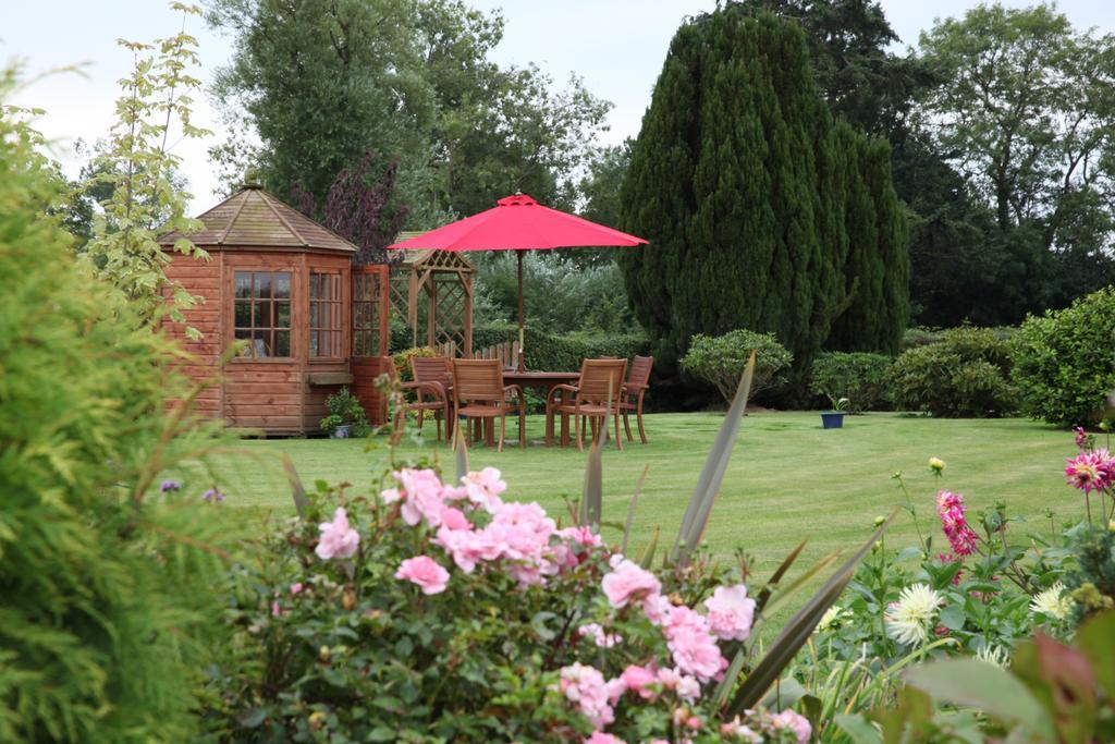 カロンプトン Weir Mill Farm Bed & Breakfast エクステリア 写真