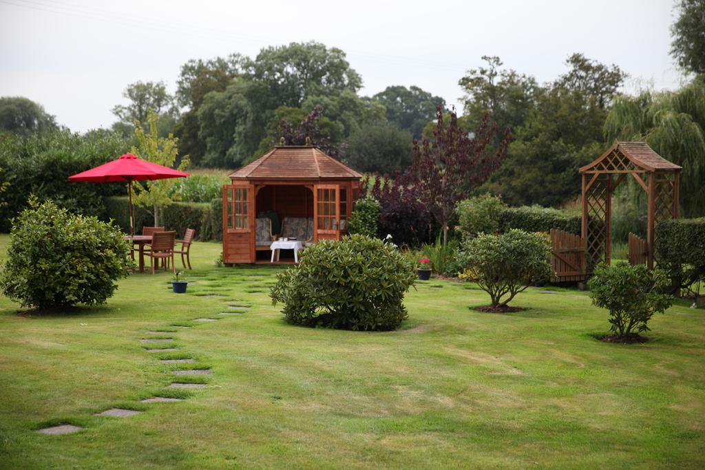カロンプトン Weir Mill Farm Bed & Breakfast エクステリア 写真